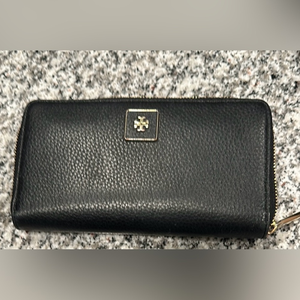 Tory Burch wallet
